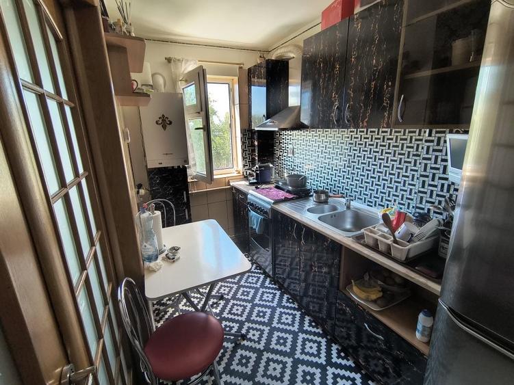 Apartament cu 2 camere semidecomandat în Ferentari