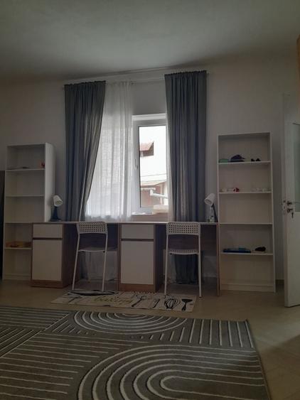 Casă cu 2 camere în Central