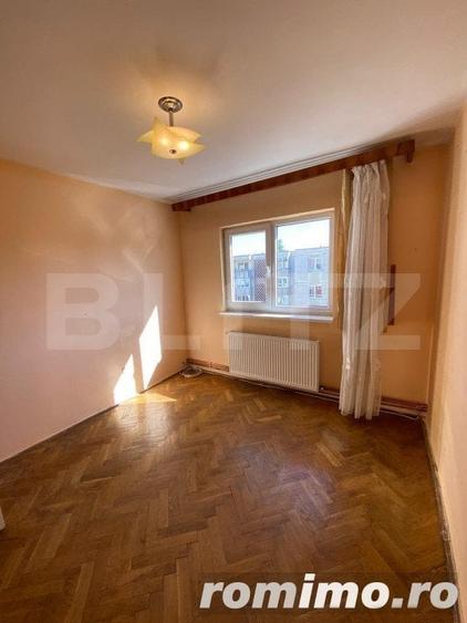 Apartament cu 4 camere decomandat în Central