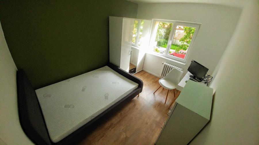 Apartament cu 3 camere decomandat în Zorilor