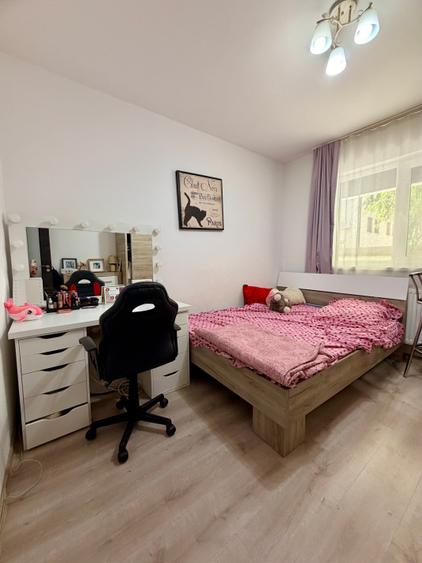 Apartament cu 3 camere decomandat în Dudu
