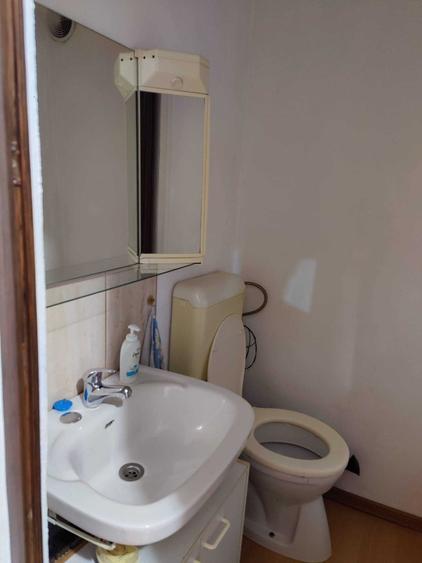 Apartament cu 3 camere semidecomandat în Boul Roșu