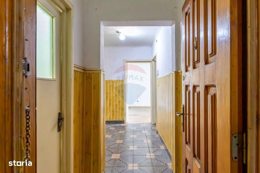 Apartament cu 3 camere decomandat în Letea