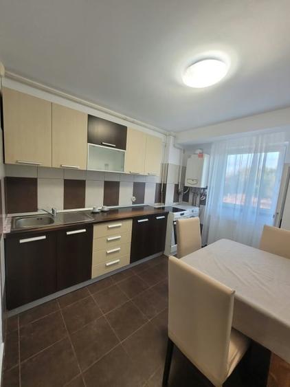 Apartament cu 3 camere decomandat, mobilat în Gării