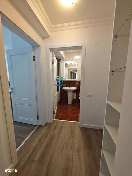 Apartament cu 3 camere decomandat în Răcădău