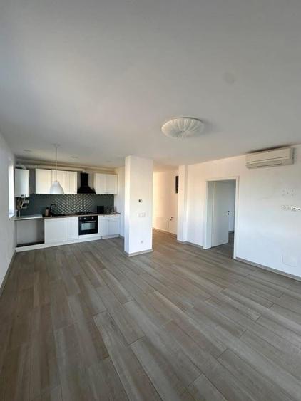 Apartament cu 3 camere decomandat în Moșnița Nouă