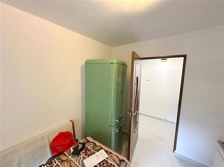 Apartament cu 2 camere semidecomandat în Mioriței