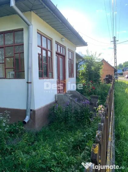 Casă cu 6 camere cu Teren 2793 Mp în Brusturoasa