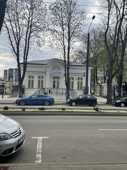 Spațiu comercial, de 250 mp, în Ultracentral