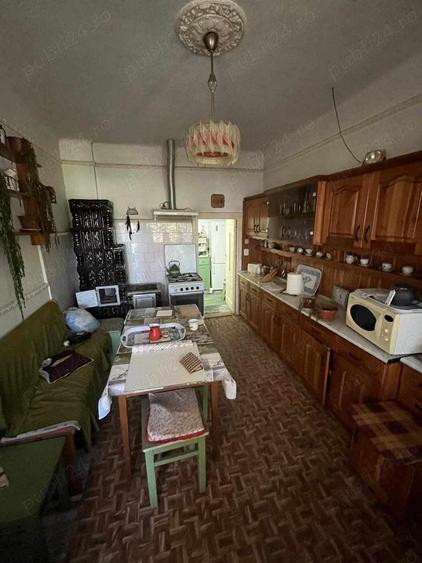 Casă cu 3 camere în Aleșd