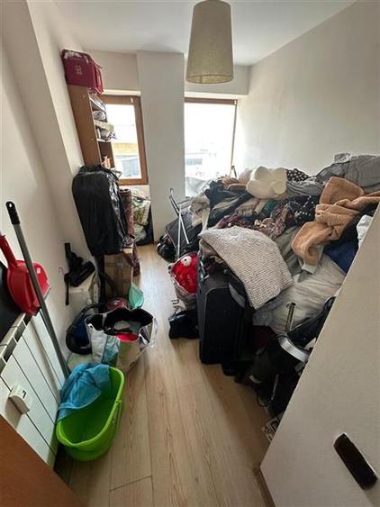 Apartament cu 3 camere semidecomandat, mobilat în Tineretului