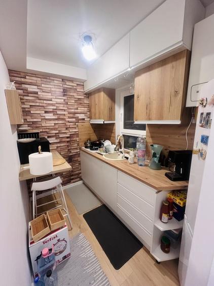 Apartament cu 3 camere decomandat în Exterior Vest
