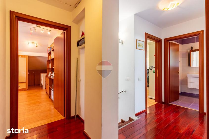 Casă cu 6 camere cu Teren 850 Mp în Corbeanca
