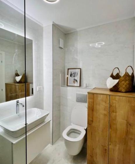 Apartament cu 2 camere semidecomandat în 13 Septembrie