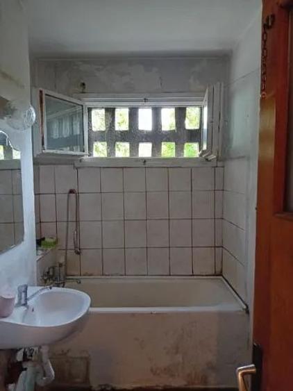 Apartament cu 3 camere semidecomandat, mobilat în Berceni