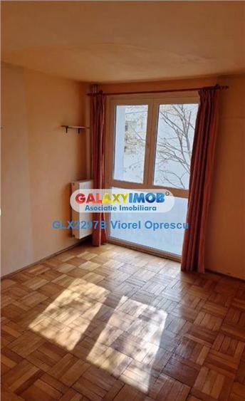 Apartament cu 4 camere semidecomandat în Titan