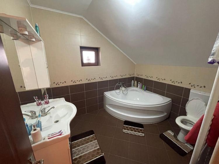 Casă individuală cu 4 camere cu Teren 900 Mp în Păulești