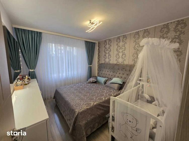 Apartament cu 3 camere decomandat în Runcu