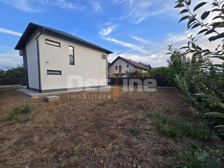 Casă individuală cu 4 camere cu Canalizare în Breazu