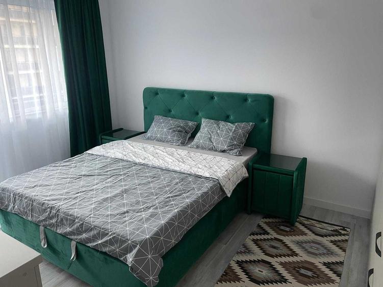 Apartament cu 3 camere decomandat în Florești