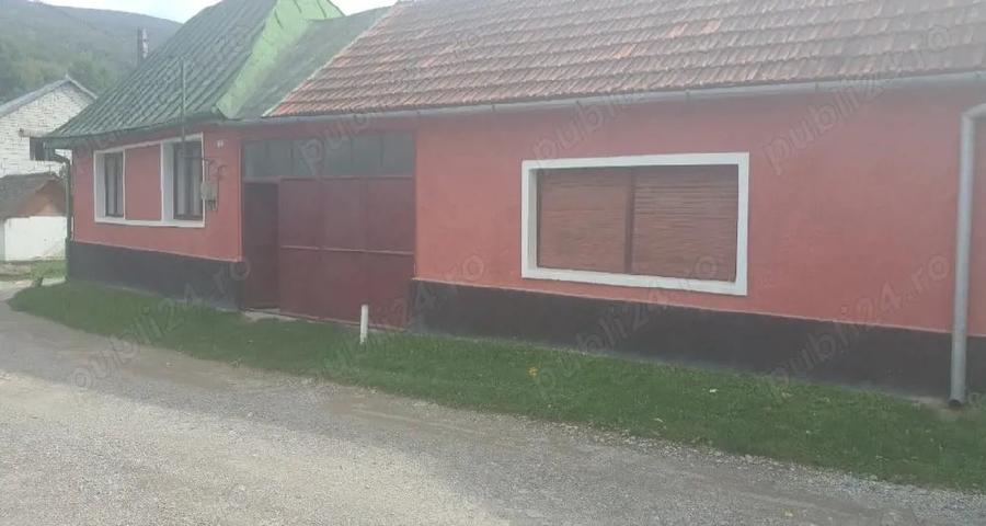 Casă cu 3 camere cu Teren 495 Mp în Văliug