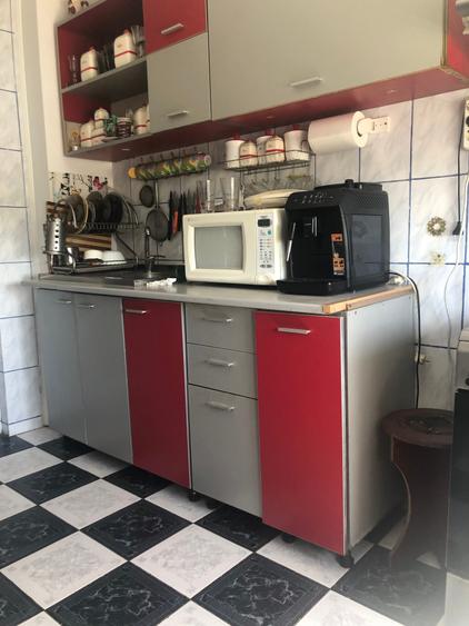 Apartament cu 4 camere nedecomandat, mobilat în Brâncoveanu