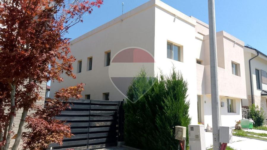 Casă individuală cu 8 camere cu Teren 476 Mp în Corbeanca