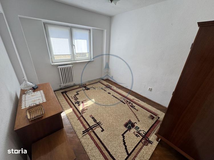 Apartament cu 3 camere decomandat în Central