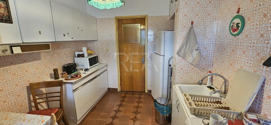 Apartament cu 4 camere decomandat, mobilat în Iancului