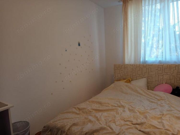 Apartament cu 4 camere decomandat în Progresul