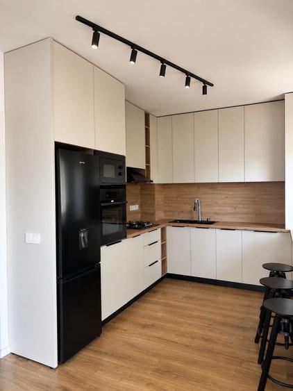 Casă cu 3 camere decomandat în Central