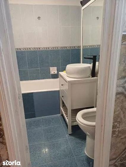 Apartament cu 3 camere decomandat, mobilat în Nicolina