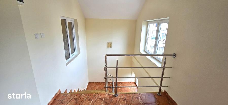 Casă cu 7 camere cu Teren 600 Mp în Balotești