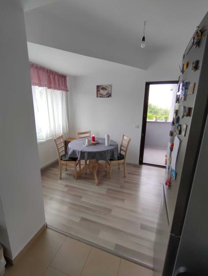 Inchiriez apartament 3 camere Aparatorii patriei - 2