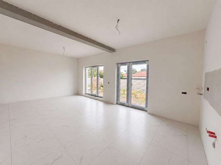 Duplex cu 3 camere cu Canalizare în Moșnița Nouă
