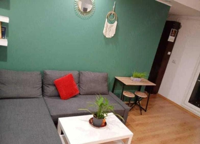 Apartament cu 2 camere decomandat în Ștefăneștii de Jos