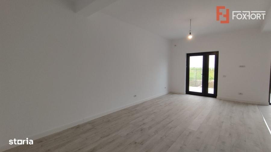Casă cu 3 camere în Est
