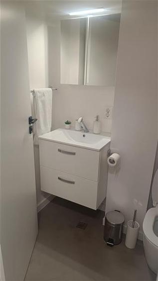 Apartament cu 3 camere circular, mobilat în Florești