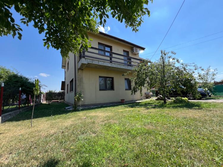 Casă cu 4 camere în Cornetu