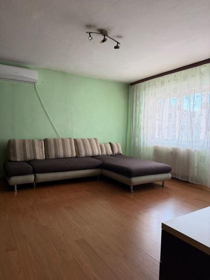 Apartament cu 2 camere decomandat în Telegrafului