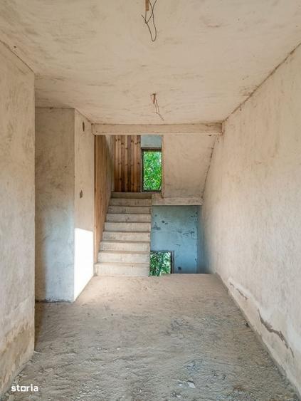 Casă cu 4 camere în Potlogi
