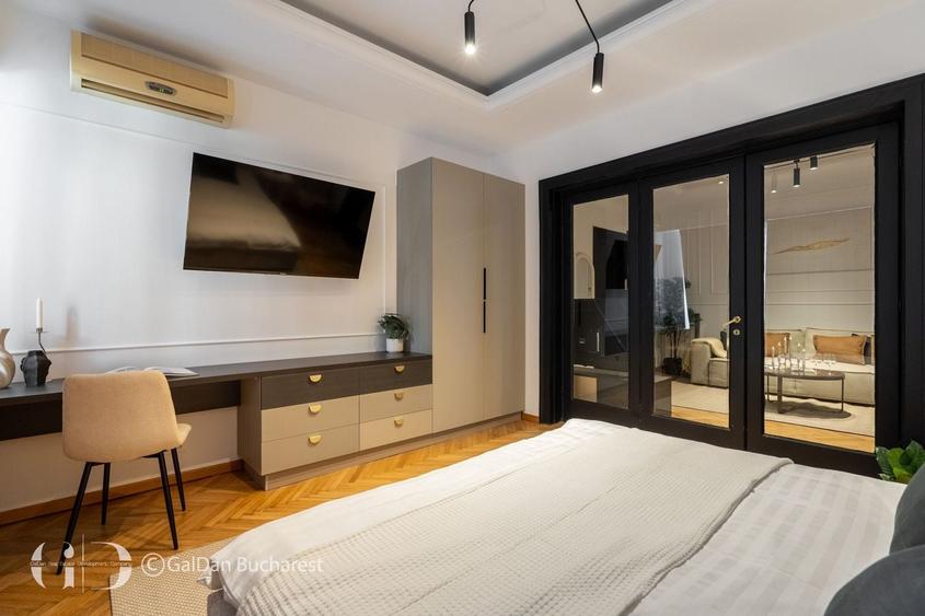 Apartament cu 5 camere în P-ța Universității