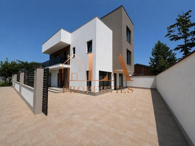 Casă individuală cu 4 camere cu Canalizare în Central