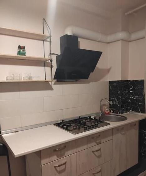 Apartament cu 2 camere semidecomandat, mobilat în Ultracentral