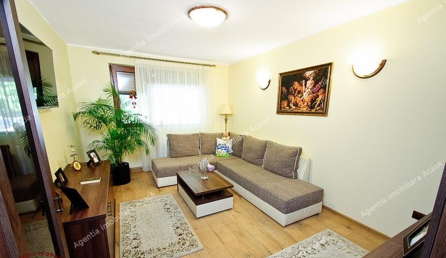 Apartament cu 3 camere decomandat, mobilat în Mazepa 1