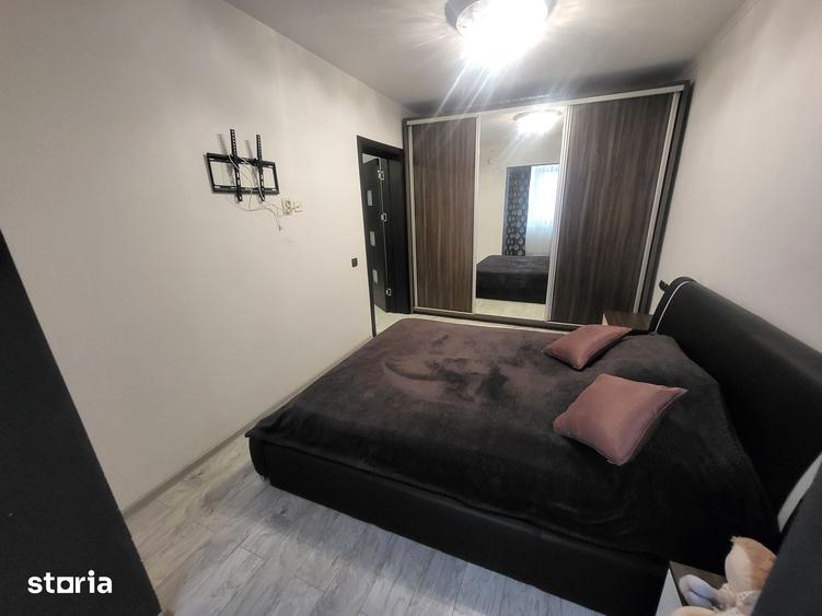 Apartament cu 2 camere decomandat în Micro 20