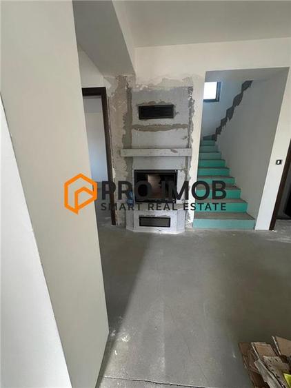 Duplex cu 4 camere cu Canalizare în Câmpineanca