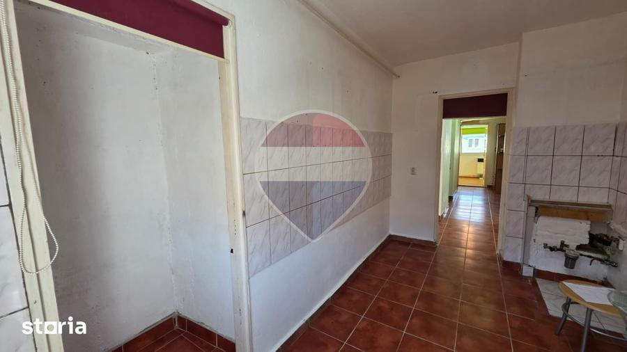 Apartament cu 4 camere în Vitrometan