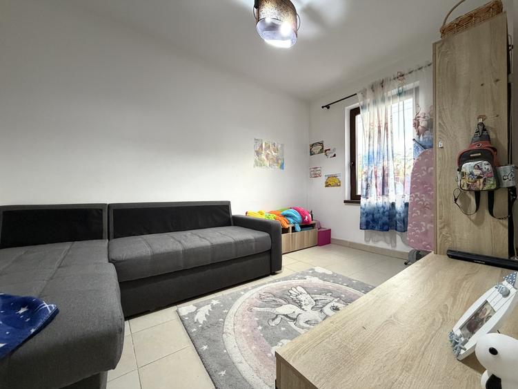 Casă individuală cu 5 camere cu Canalizare în Sânandrei