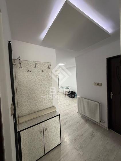 Apartament cu 3 camere decomandat în Independenței